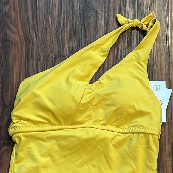 Becca Virtue Sadie One Shoulder One Piece - Picture 6 of 11